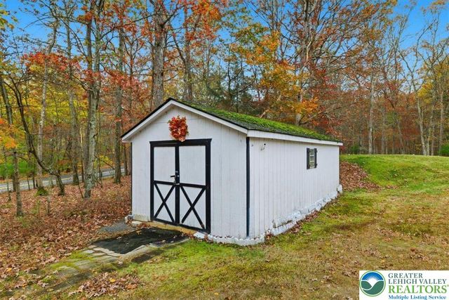 30 Ledgewood Court, East Stroudsburg, PA 18302