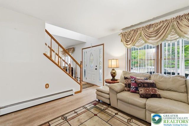 30 Ledgewood Court, East Stroudsburg, PA 18302