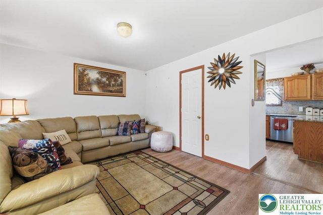 30 Ledgewood Court, East Stroudsburg, PA 18302