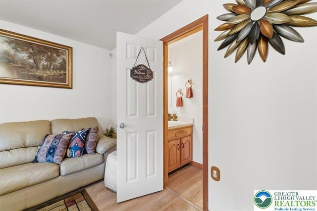 30 Ledgewood Court, East Stroudsburg, PA 18302