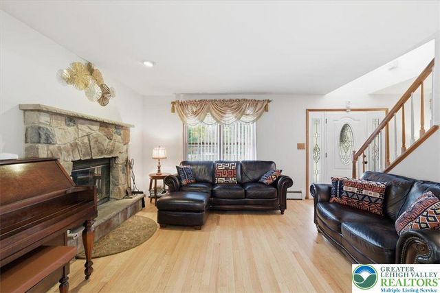 30 Ledgewood Court, East Stroudsburg, PA 18302