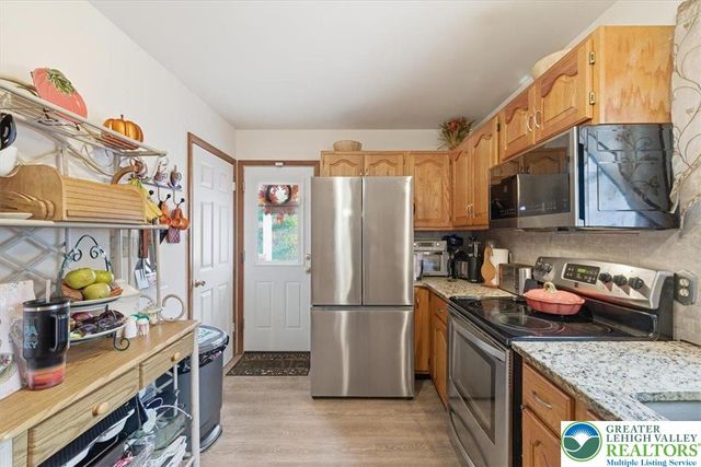 30 Ledgewood Court, East Stroudsburg, PA 18302