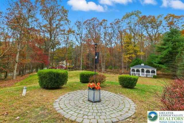 30 Ledgewood Court, East Stroudsburg, PA 18302