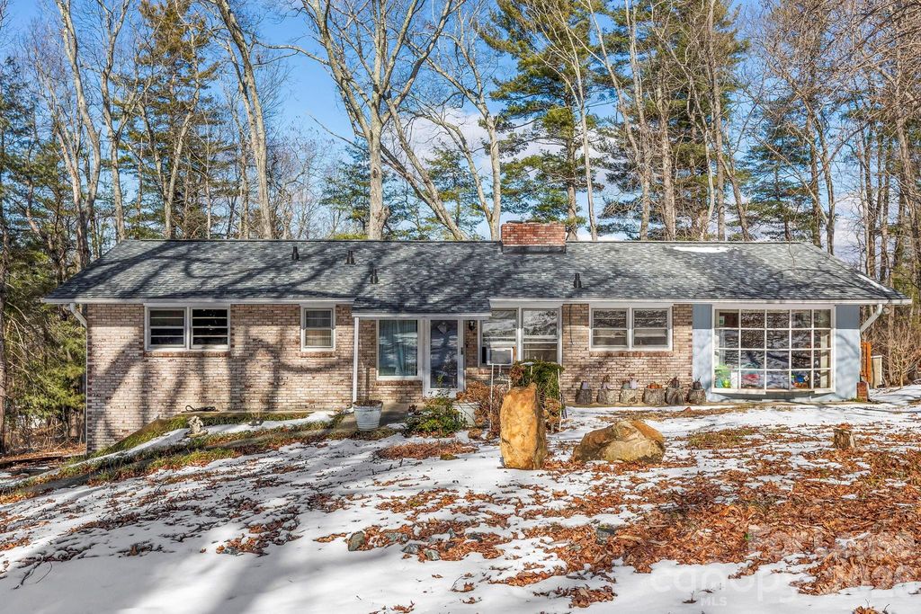 11 N Marley Drive, Flat Rock, NC 28731