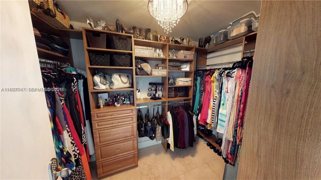 3330 NE 190th St MPH15, Aventura, FL 33180