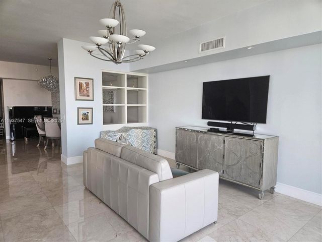 3330 NE 190th St MPH15, Aventura, FL 33180