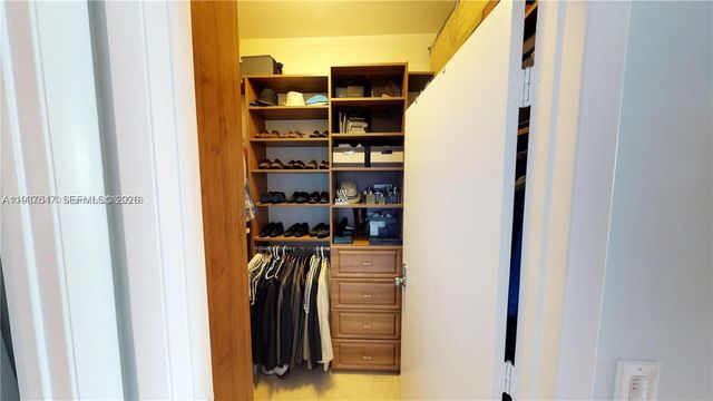 3330 NE 190th St MPH15, Aventura, FL 33180