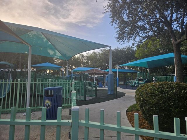 3330 NE 190th St MPH15, Aventura, FL 33180