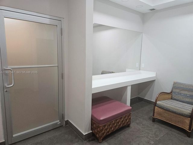 3330 NE 190th St MPH15, Aventura, FL 33180