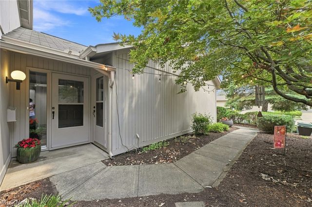 12380 Kronos Court, Strongsville, OH 44149