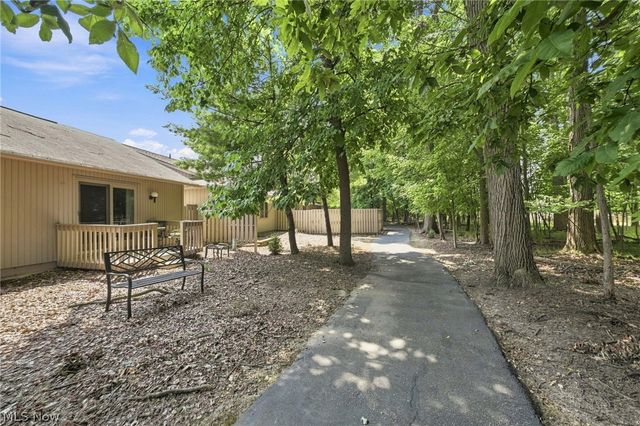 12380 Kronos Court, Strongsville, OH 44149