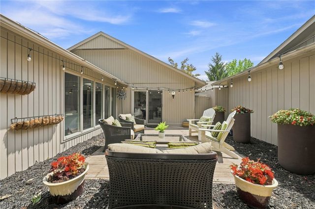 12380 Kronos Court, Strongsville, OH 44149