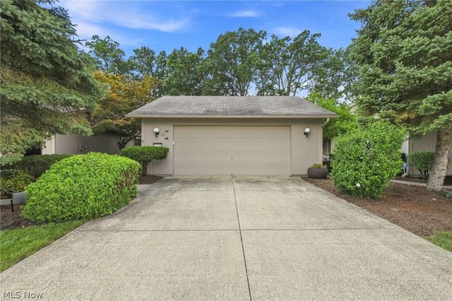 12380 Kronos Court, Strongsville, OH 44149