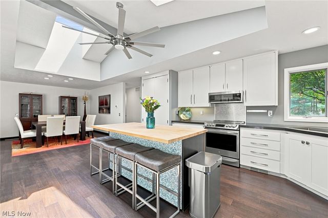 12380 Kronos Court, Strongsville, OH 44149
