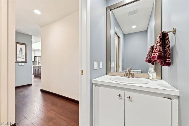 12380 Kronos Court, Strongsville, OH 44149