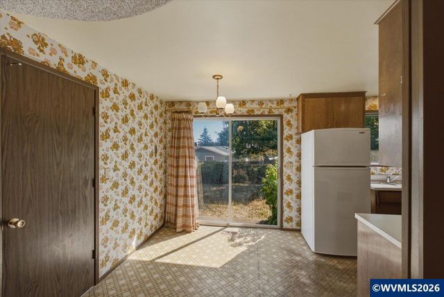 635 SW 56th St, Corvallis, OR 97333