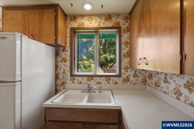 635 SW 56th St, Corvallis, OR 97333