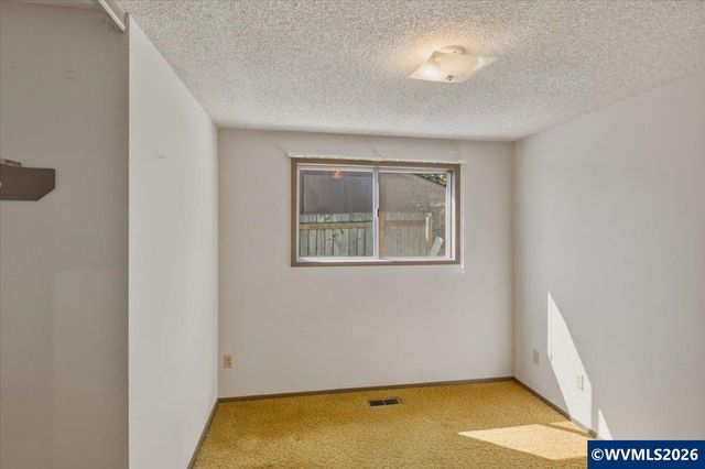 635 SW 56th St, Corvallis, OR 97333