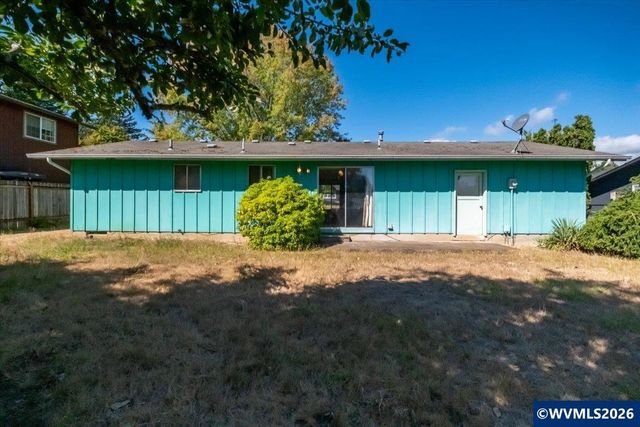 635 SW 56th St, Corvallis, OR 97333