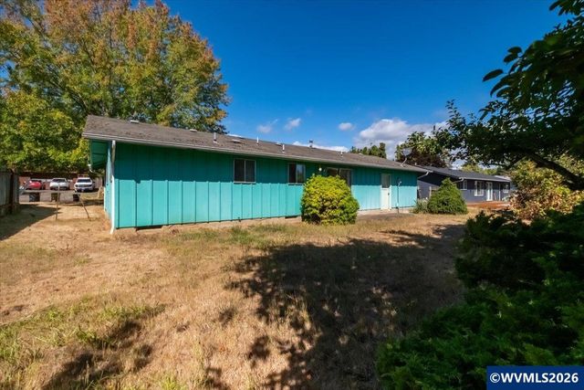 635 SW 56th St, Corvallis, OR 97333