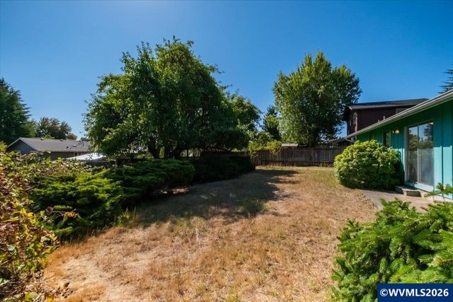 635 SW 56th St, Corvallis, OR 97333