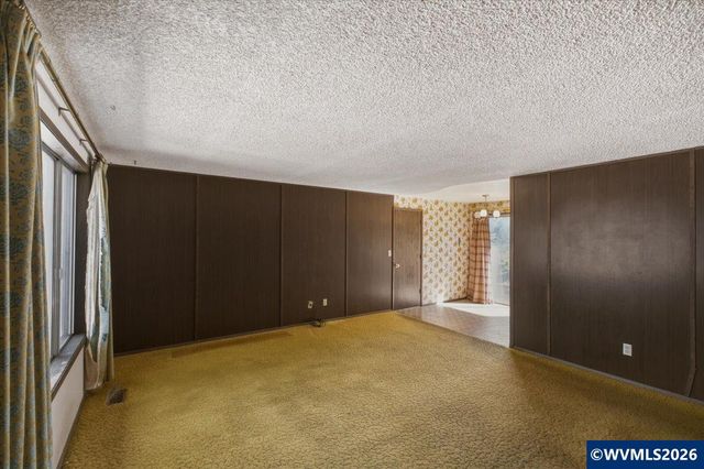 635 SW 56th St, Corvallis, OR 97333