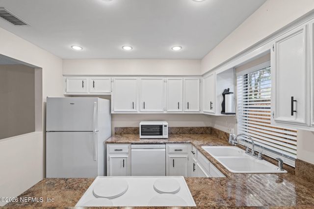 5530 GALEWIND Lane, Jacksonville, FL 32211