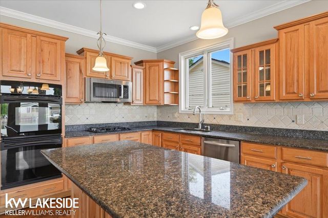 38823 E Archer Drive, Harrison Twp, MI 48045