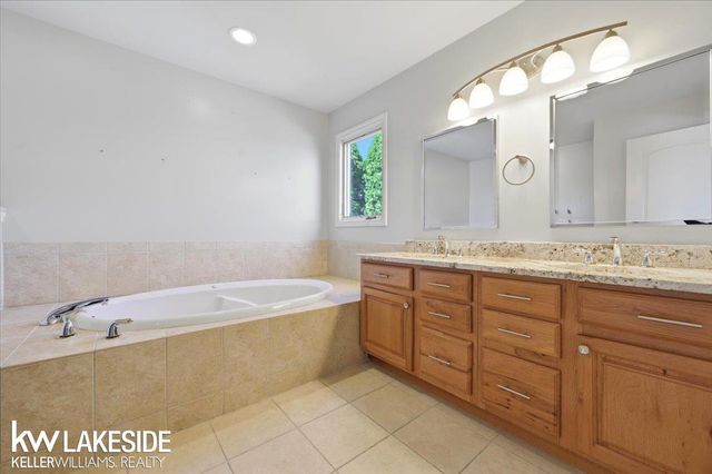 38823 E Archer Drive, Harrison Twp, MI 48045