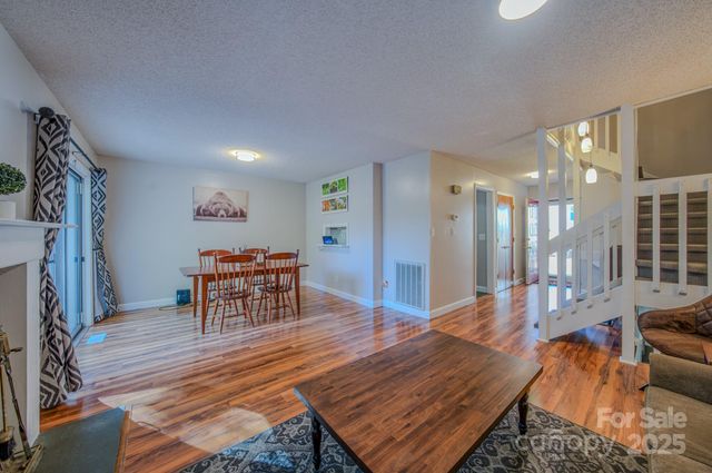 43 Hollybrook Drive, Asheville, NC 28803