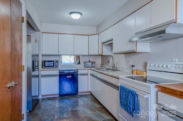 43 Hollybrook Drive, Asheville, NC 28803