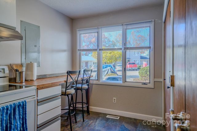 43 Hollybrook Drive, Asheville, NC 28803