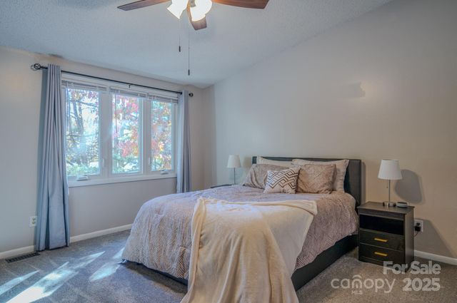 43 Hollybrook Drive, Asheville, NC 28803