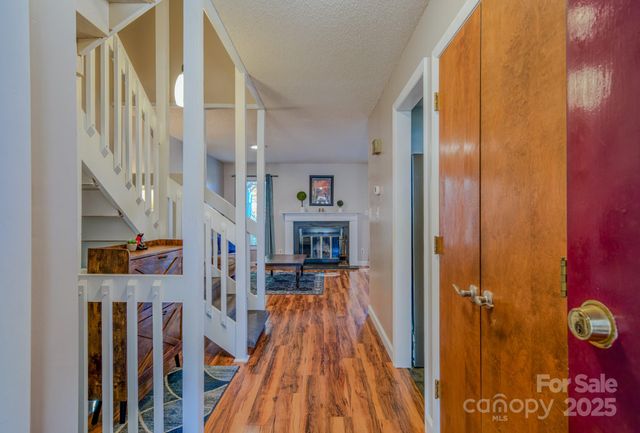 43 Hollybrook Drive, Asheville, NC 28803