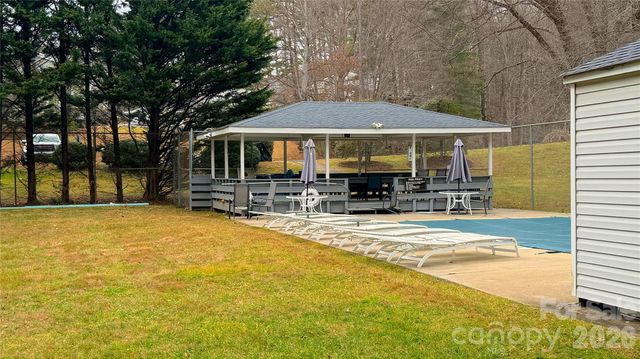 43 Hollybrook Drive, Asheville, NC 28803