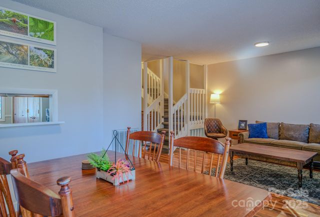 43 Hollybrook Drive, Asheville, NC 28803