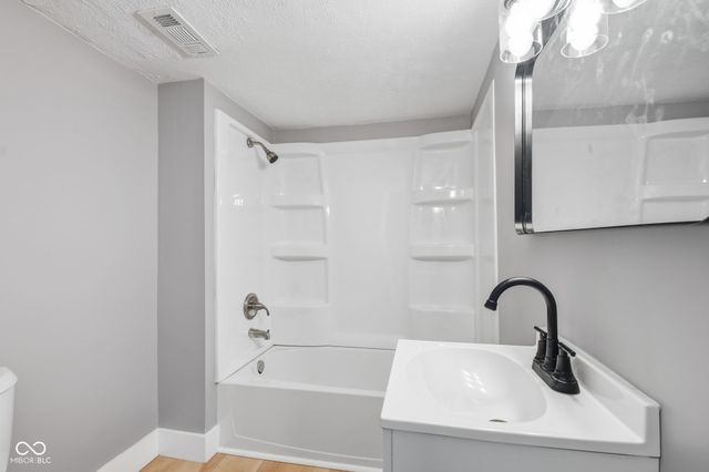 602 Lebanon Street, Lizton, IN 46149