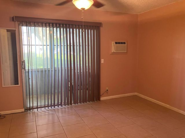 202 Camden I, West Palm Beach, FL 33417