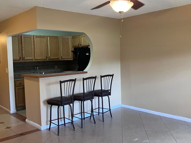 202 Camden I, West Palm Beach, FL 33417