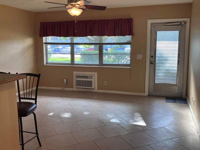 202 Camden I, West Palm Beach, FL 33417