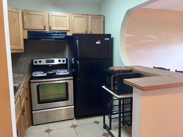 202 Camden I, West Palm Beach, FL 33417
