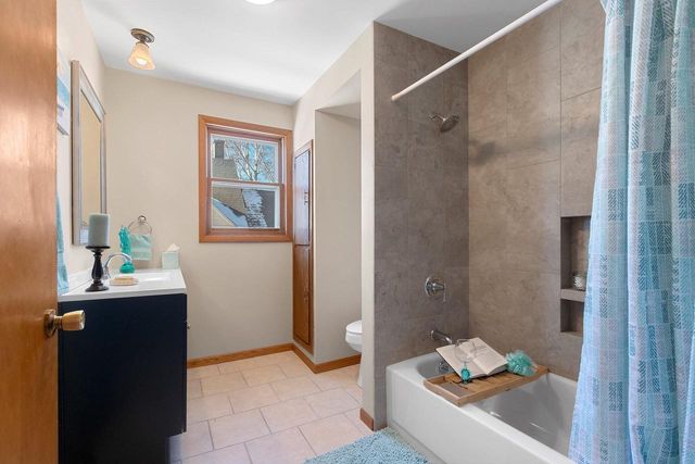 1114 W PACKARD STREET, Appleton, WI 54914