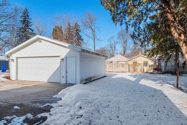 1114 W PACKARD STREET, Appleton, WI 54914