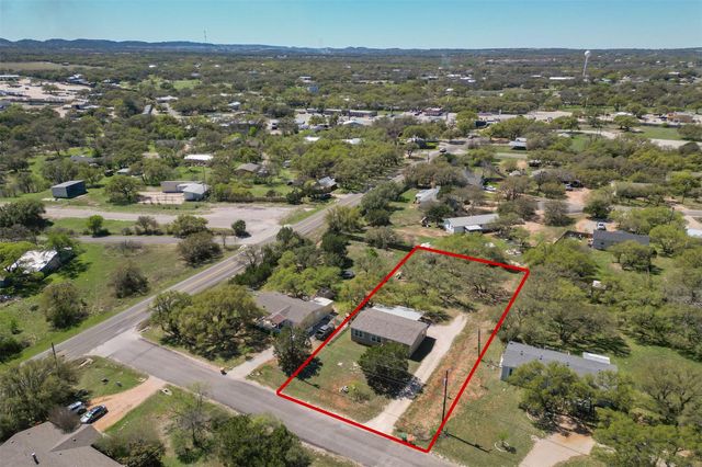 103 Spring View DR, Johnson City, TX 78636