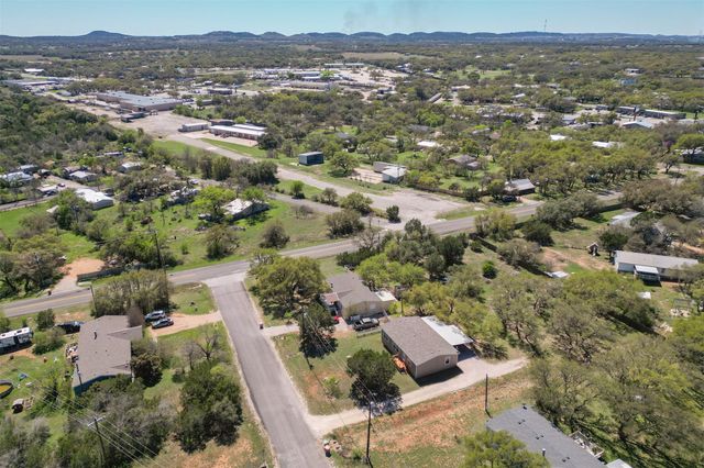 103 Spring View DR, Johnson City, TX 78636