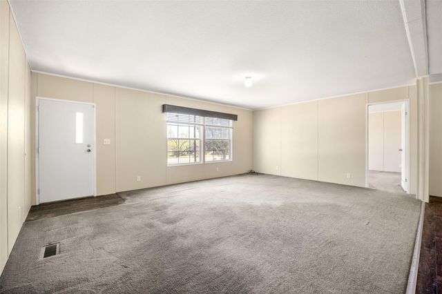 103 Spring View DR, Johnson City, TX 78636