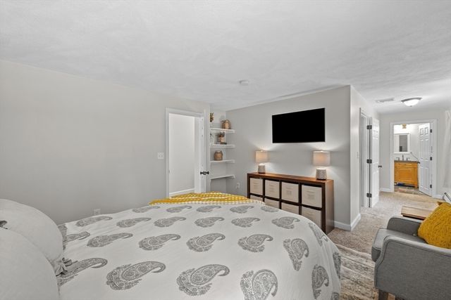 16 Day St, Norfolk, MA 02056