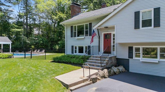 16 Day St, Norfolk, MA 02056