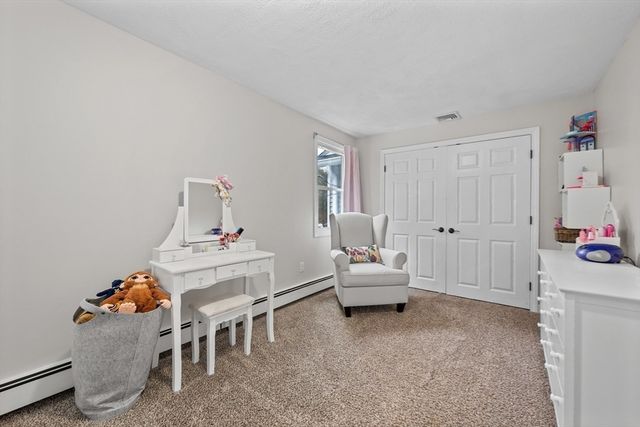 16 Day St, Norfolk, MA 02056