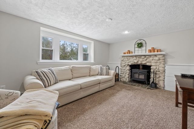 16 Day St, Norfolk, MA 02056